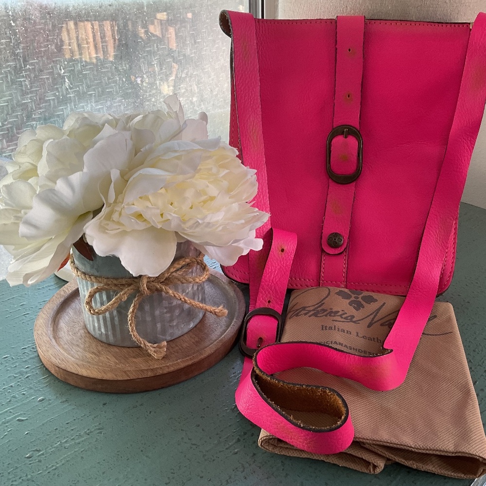 Patricia Nash Venezia Pink Over-Dye Leather Crossbody Bag “EUC”